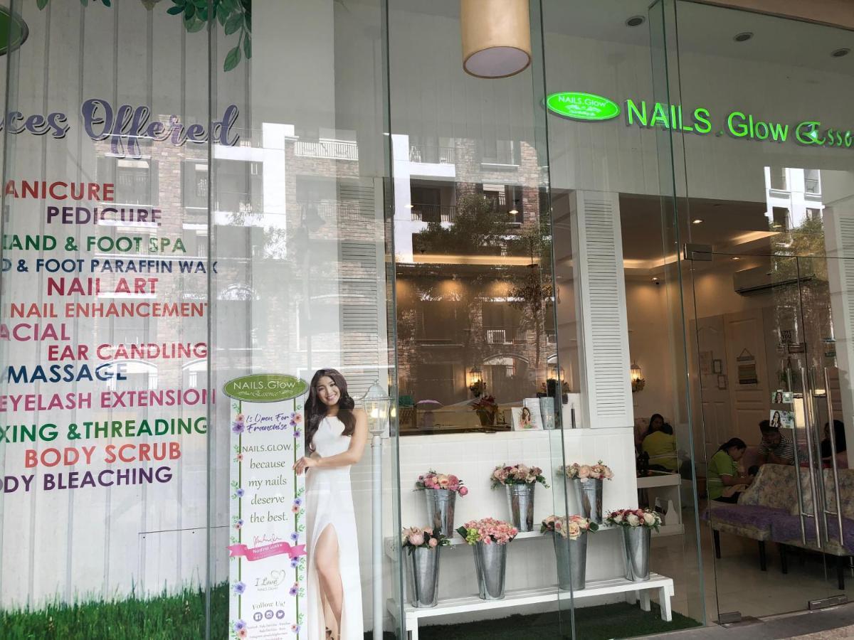 Robles' Unit At 81 Newport Boulevard มะนิลา ภายนอก รูปภาพ