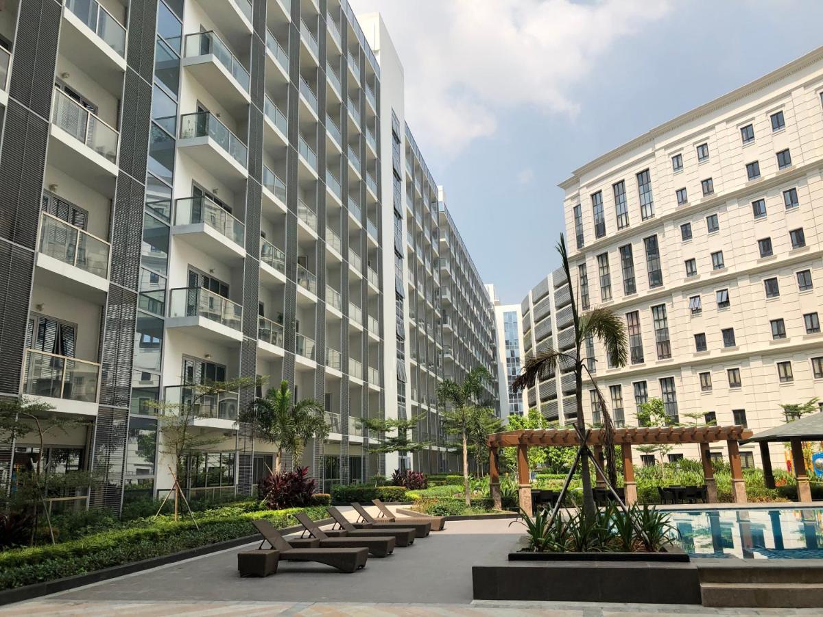 Robles' Unit At 81 Newport Boulevard มะนิลา ภายนอก รูปภาพ
