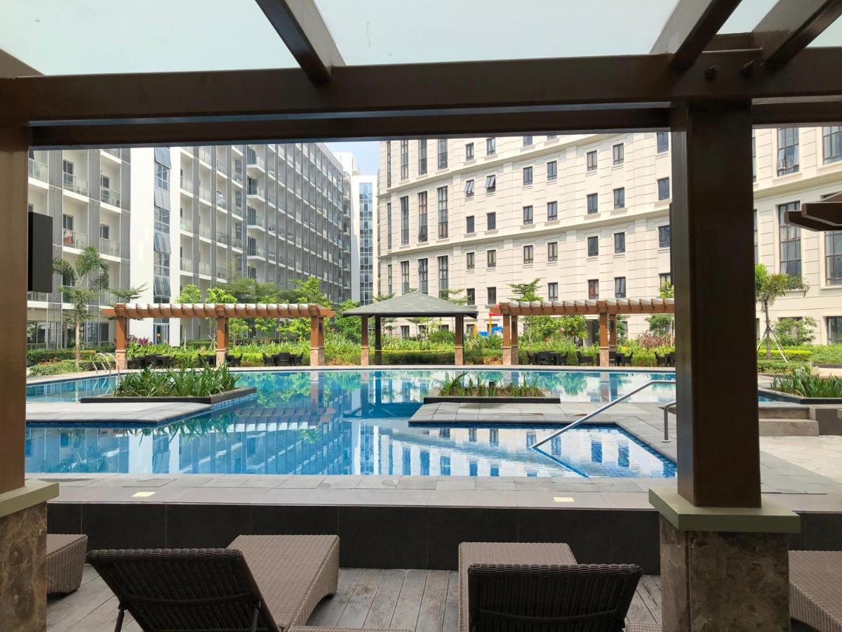 Robles' Unit At 81 Newport Boulevard มะนิลา ภายนอก รูปภาพ