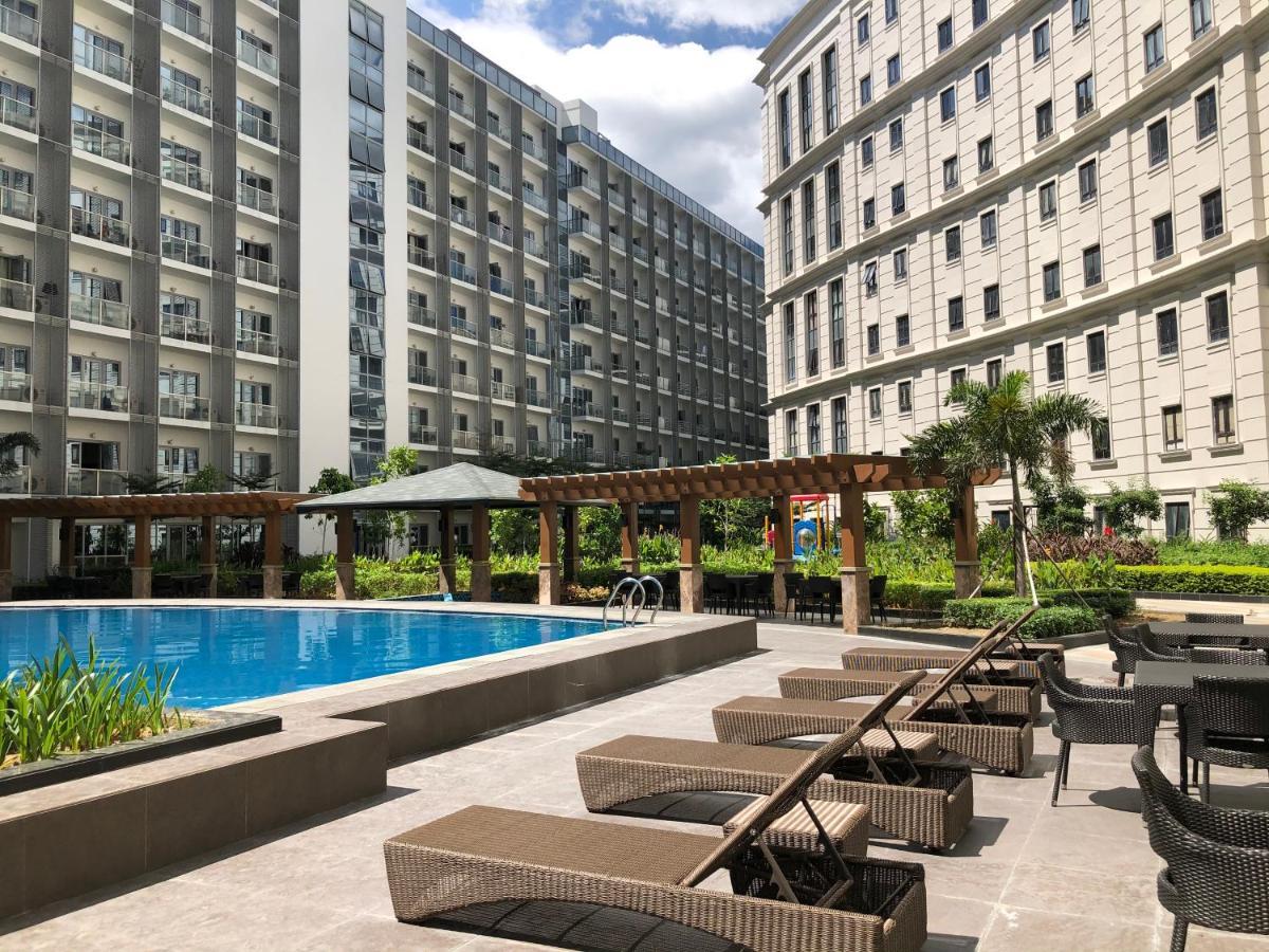 Robles' Unit At 81 Newport Boulevard มะนิลา ภายนอก รูปภาพ