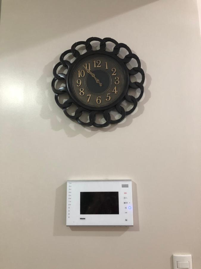 Robles' Unit At 81 Newport Boulevard มะนิลา ภายนอก รูปภาพ